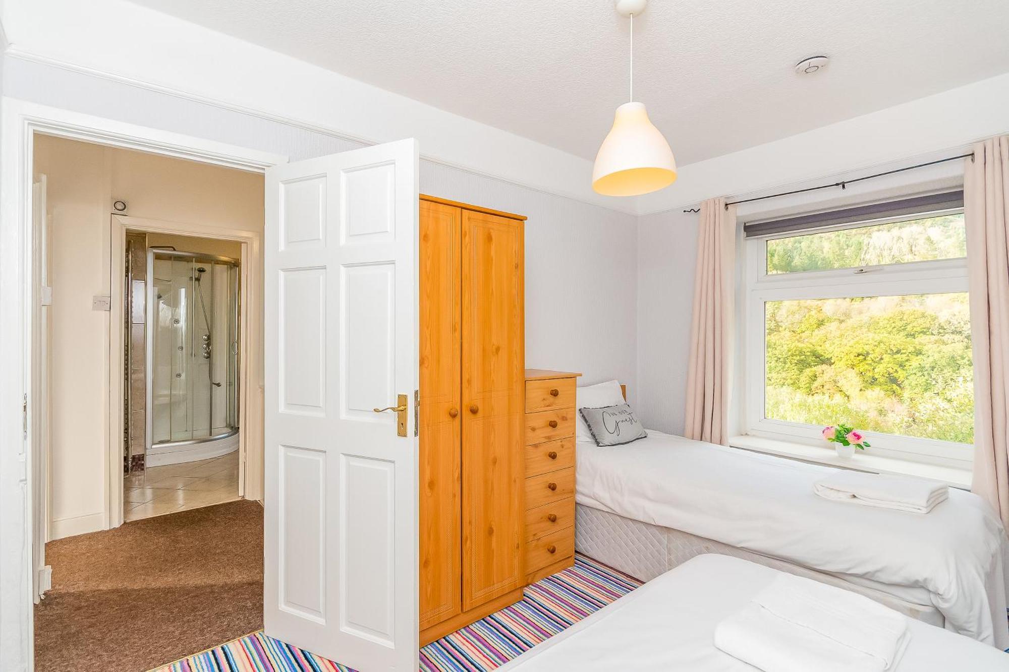 The View Spacious Apartment In Afan Forest Bike Park By Staystaycations Port Talbot Kültér fotó