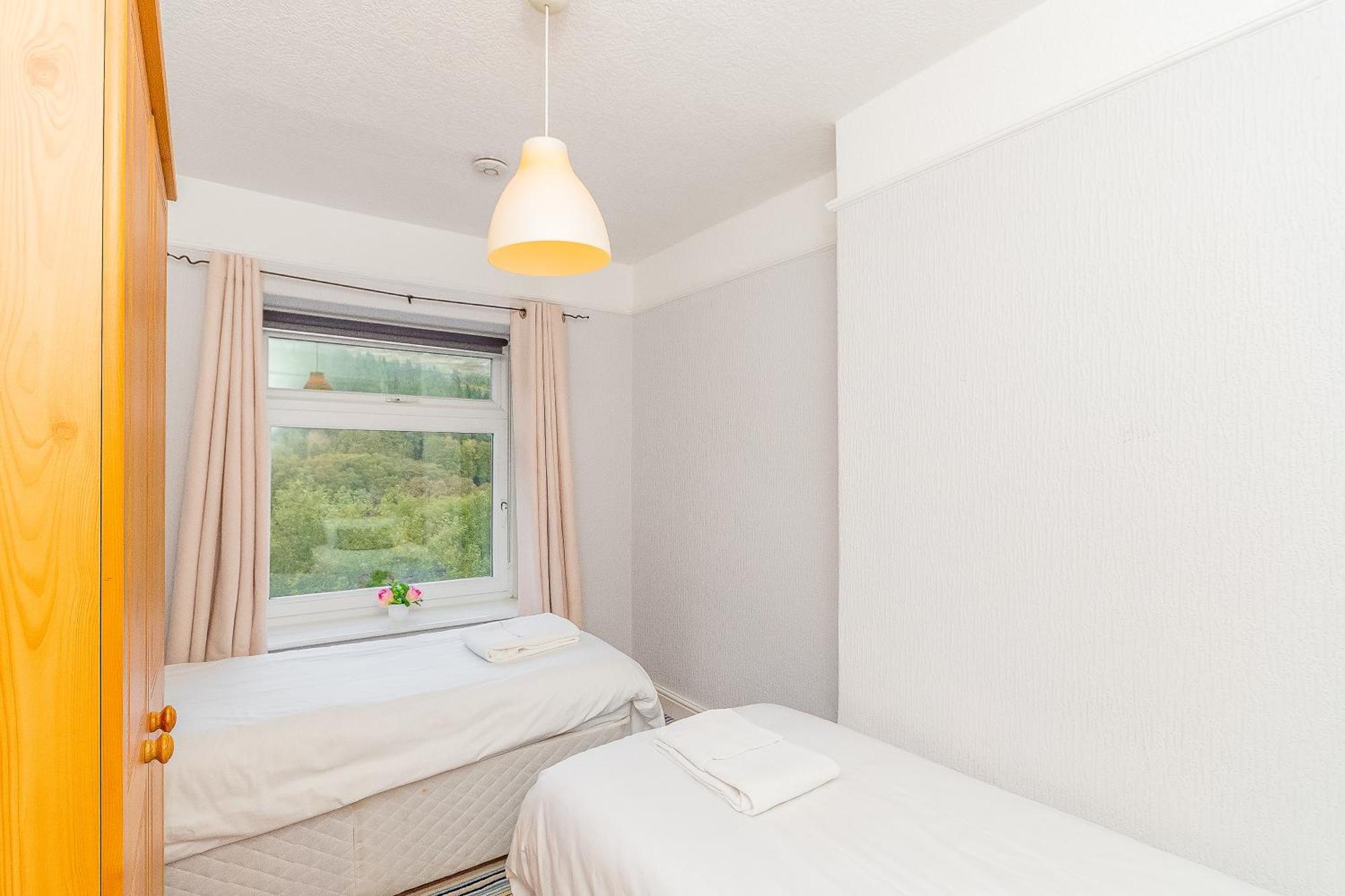 The View Spacious Apartment In Afan Forest Bike Park By Staystaycations Port Talbot Kültér fotó