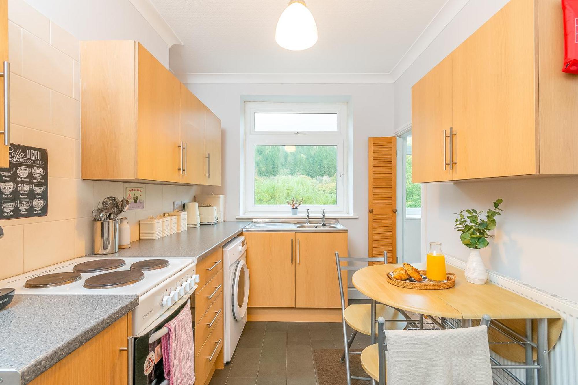 The View Spacious Apartment In Afan Forest Bike Park By Staystaycations Port Talbot Kültér fotó