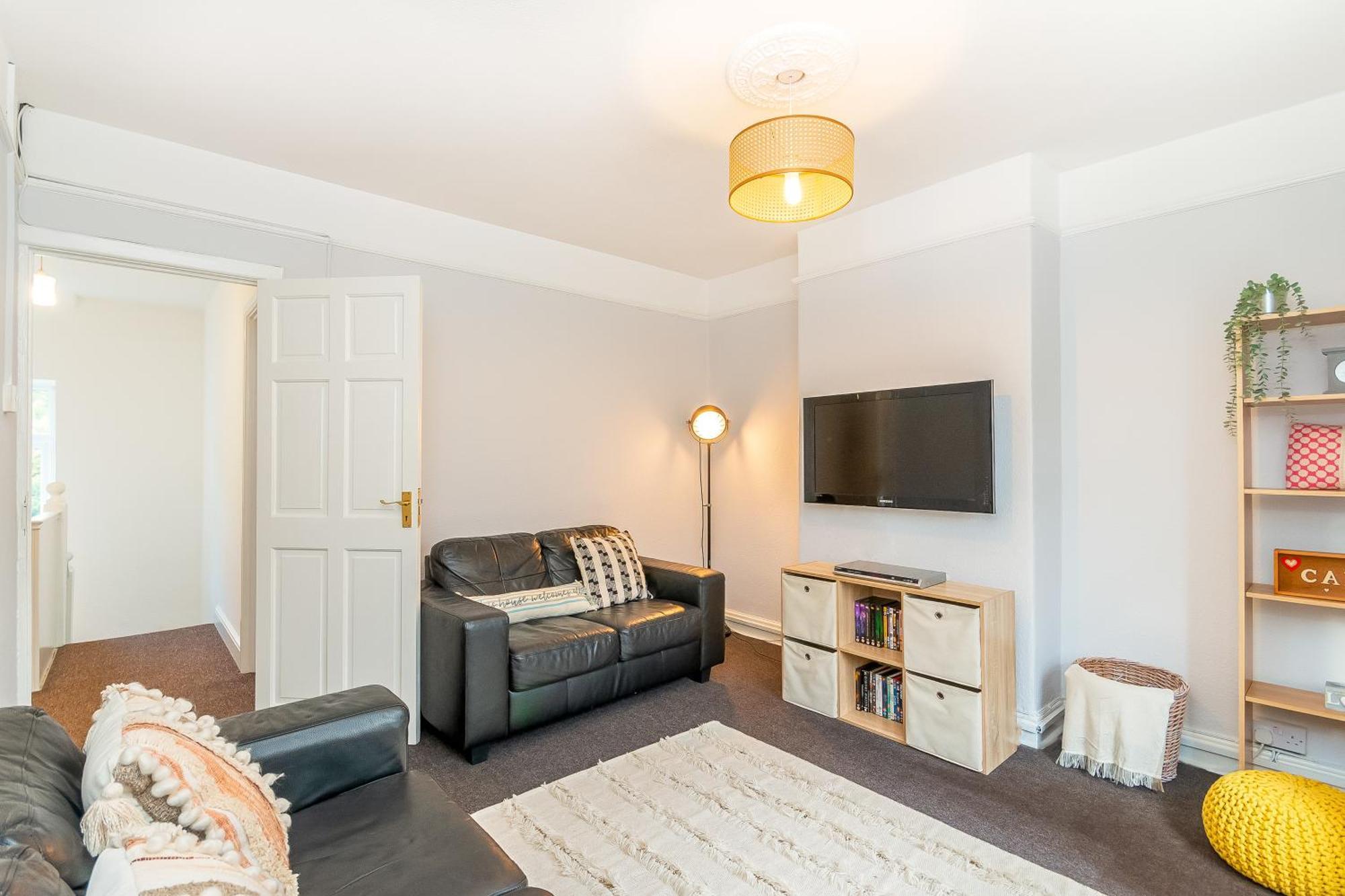 The View Spacious Apartment In Afan Forest Bike Park By Staystaycations Port Talbot Kültér fotó